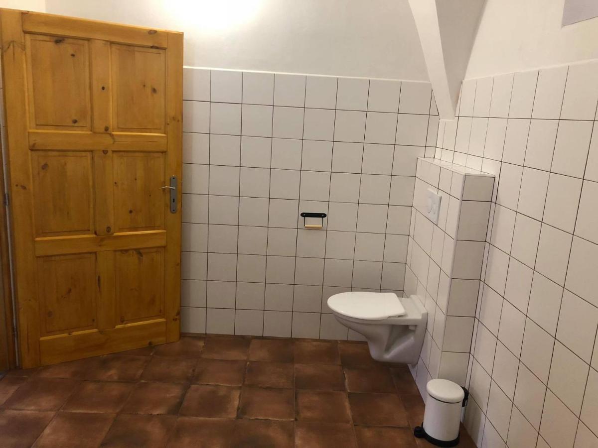 Penzion A Hospoda Na Statku Hluboká nad Vltavou Eksteriør billede